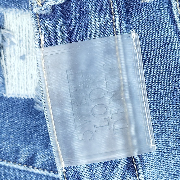 Distress Capri jeans - Picture 5 of 6